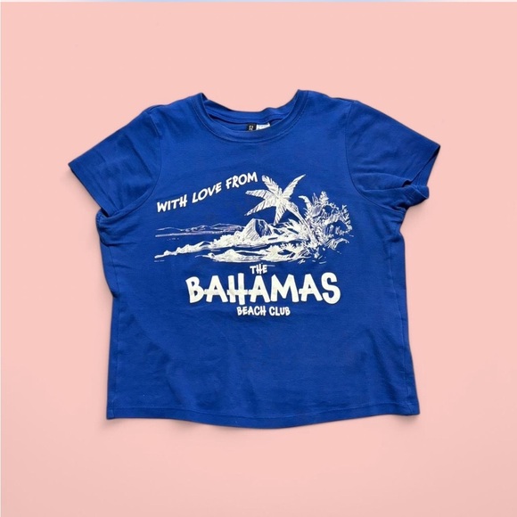 H&M Tops - Blue Bahamas Beach Club T-Shirt